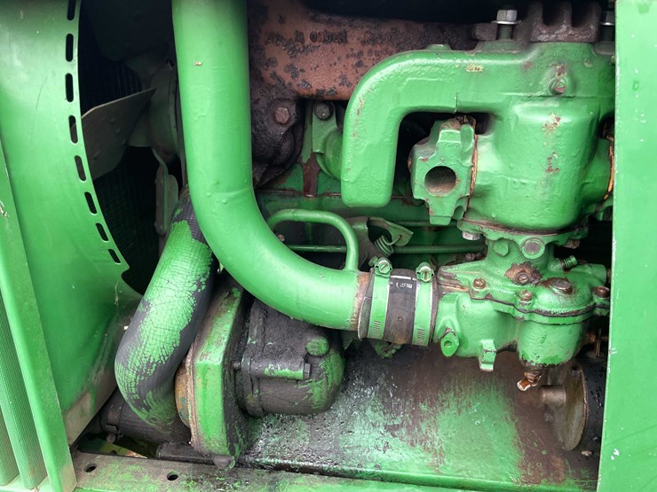 john-deere-3010-image-27