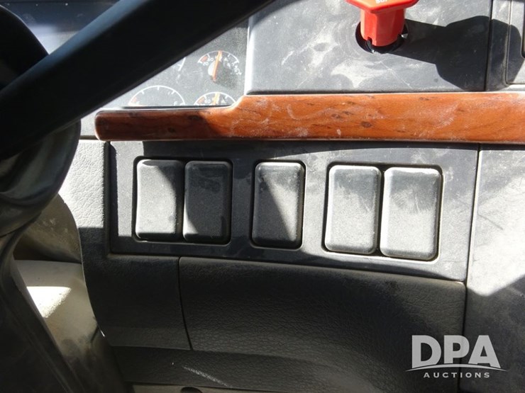 2007-volvo-vnl-day-cab-truck-(pz13987,-unit-110)-image-102