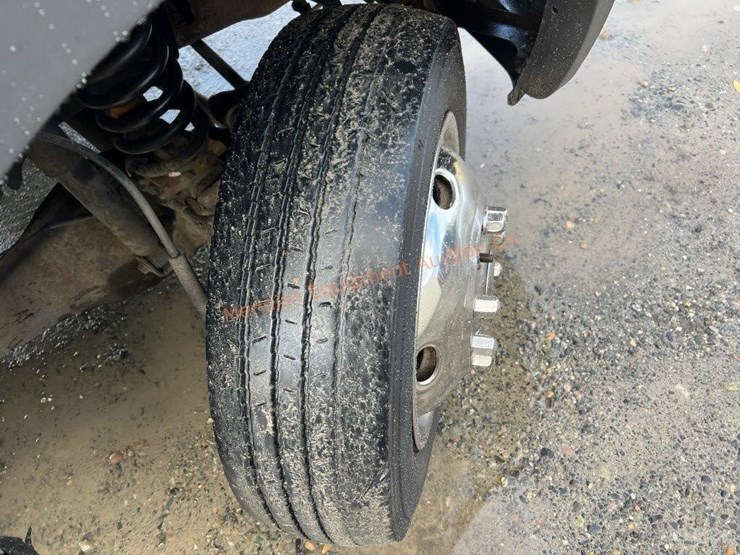 2005-ford-f550-image-12