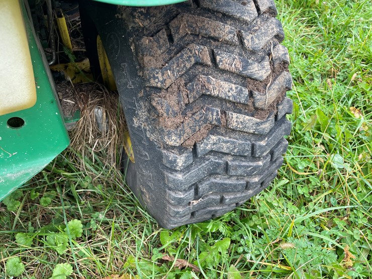 john-deere-lt133-image-9