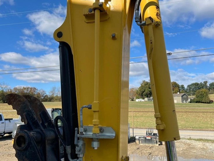 komatsu-pc88mr-11-image-9