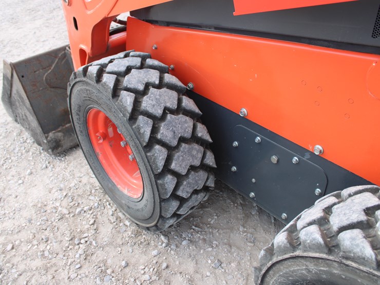 2023-kubota-ssv75-image-31