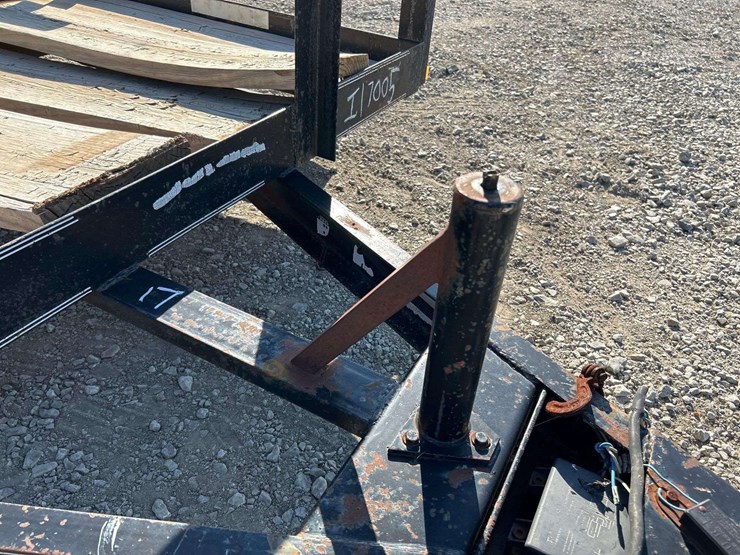 2003-big-tex-10pi-16ft.-t/a-pipe-top-utility-trailer-image-5