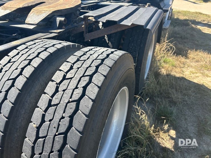 2012-freightliner-cascadia-truck-(cp1182-unit-517)-image-25