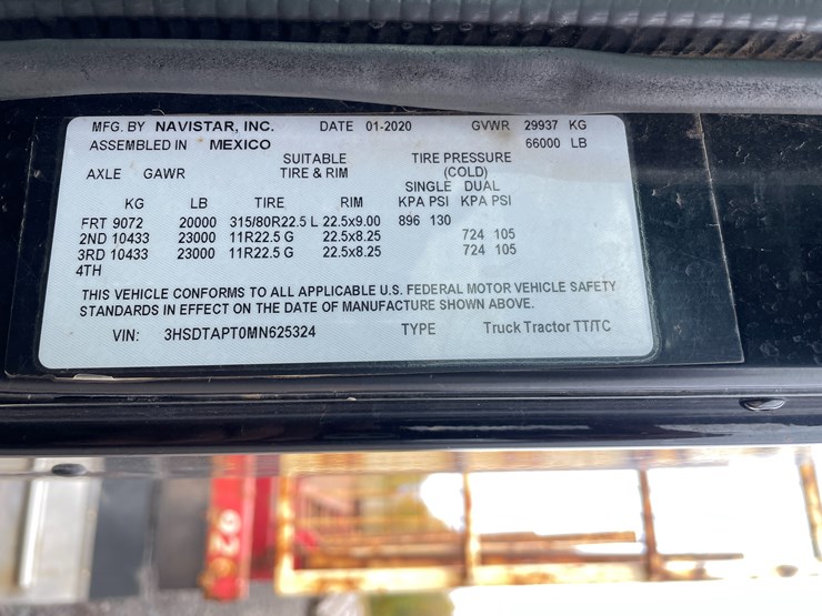 #1002-•-2021-international-semi-tractor-(has-mi-title)-image-55