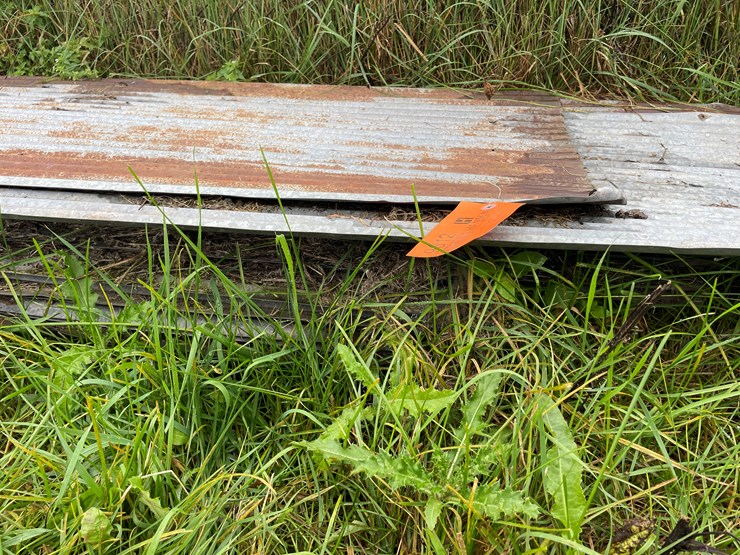 #9612-•-(17)-pieces-of-galvanized-steel-siding-image-3