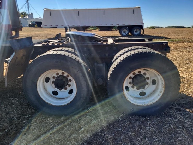 2004-mack-granite-cv713-image-23