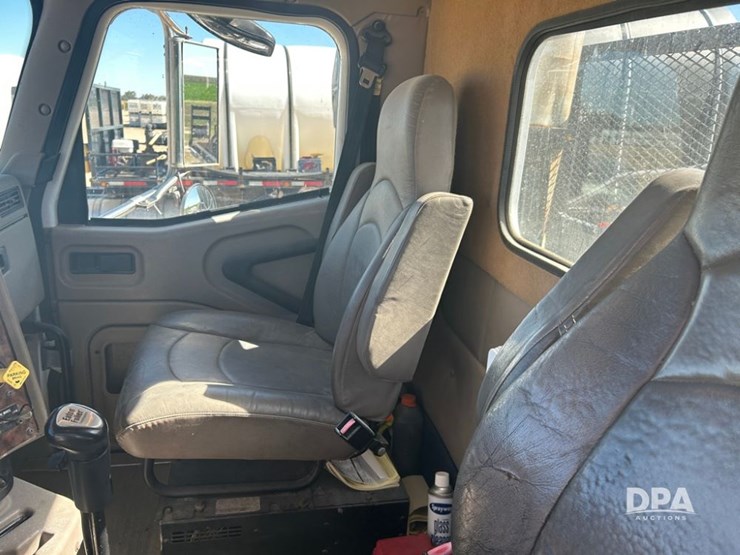 2006-international-9400i-liquid-truck-(cp1185-unit-15319)-image-32