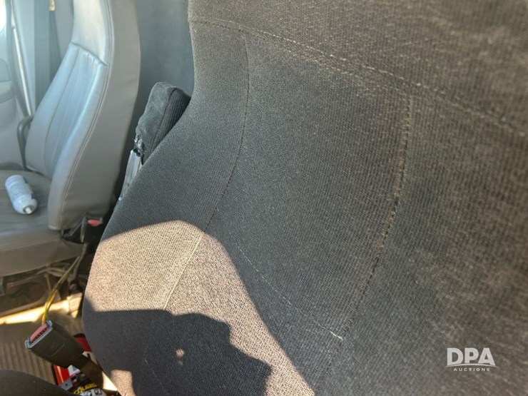 2006-freightliner-century-dry-truck-(cp1180-unit-16052)-image-32