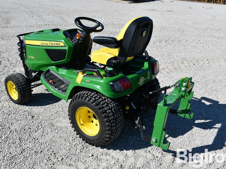 2018-john-deere-x758-image-7
