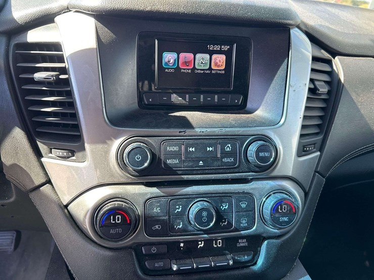 2016-chevrolet-tahoe-image-16