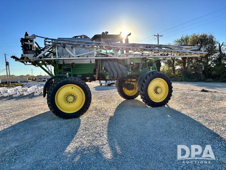 2013-john-deere-4830-image-11