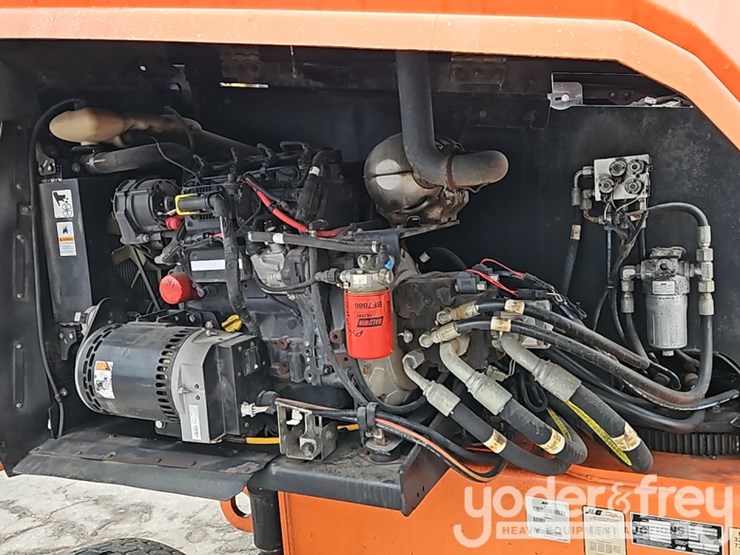 2017-jlg-400s-image-20