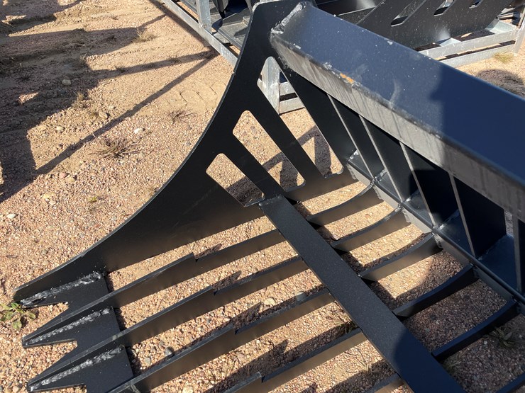 #4108-•-84"-rock-bucket-attachment-image-6