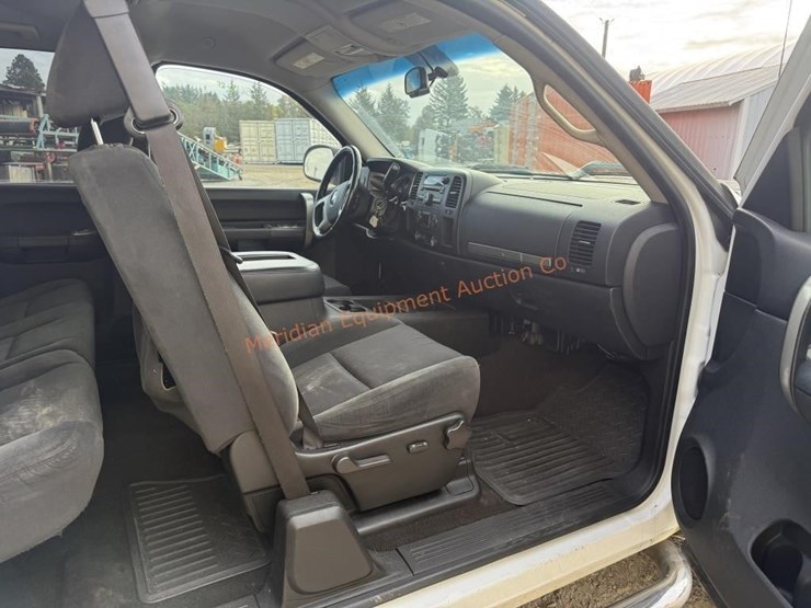 2008-chevrolet-silverado-2500-lt-image-25