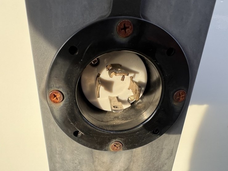 2006-freightliner-mt45-image-22