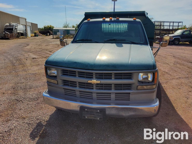 1994-chevrolet-3500-image-2