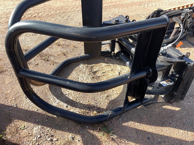 #4086-•-john-deere-pro-ah80-bale-squeeze-attachment-image-8