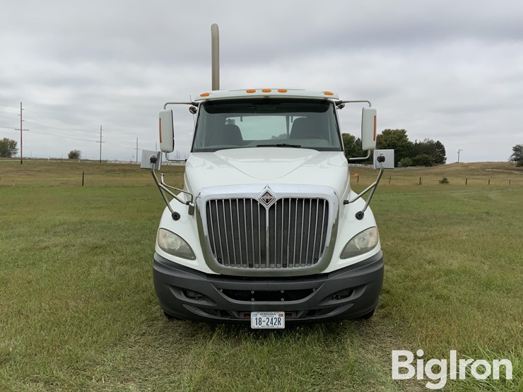 2010-international-prostar-image-2