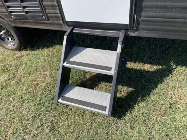 2021-keystone-18'-springdale-mini-travel-trailer-image-4