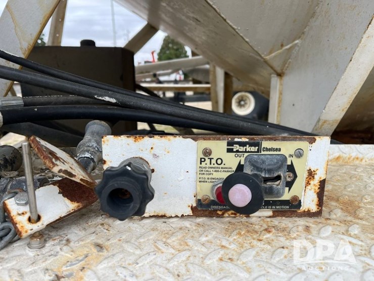 1995-freightliner-fl70-image-44