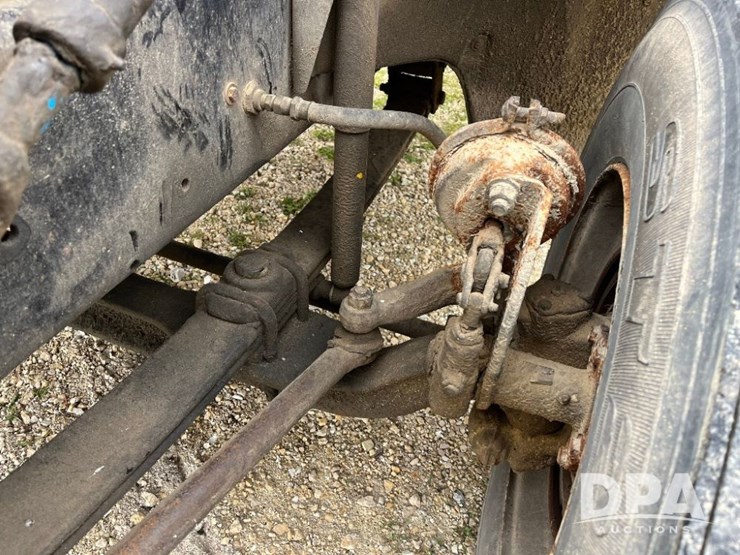 1995-freightliner-fl70-image-70