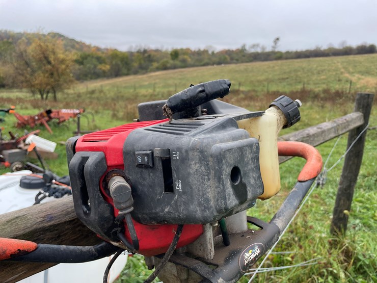 #8120-•-earthquake-e43-power-earth-auger-image-5