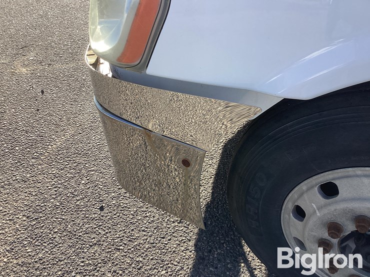 2013-freightliner-cascadia-125-image-11