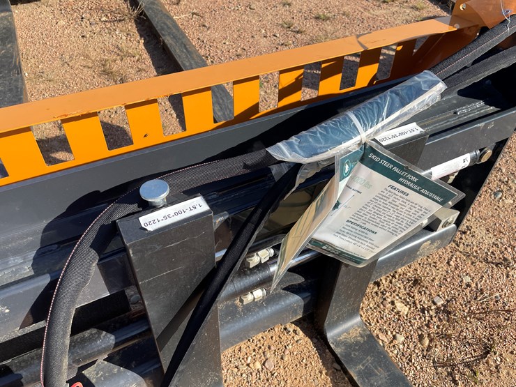 #4092-•-wolverine-pallet-fork-hydraulic-adjustable-attachment-image-12