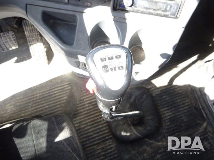 2017-freightliner-coronado-day-cab-glider-truck-(pz13993,-unit-725)-image-97