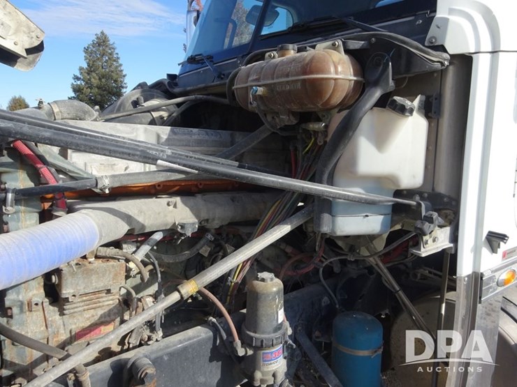 2018-freightliner-coronado-day-cab-glider-truck-(pz13985,-unit-775)-image-85