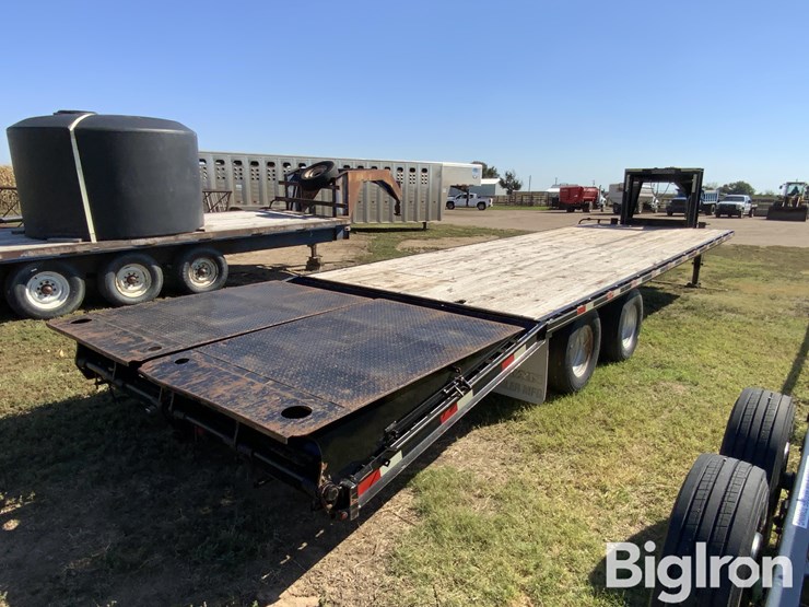 2013-titan-trailer-image-5