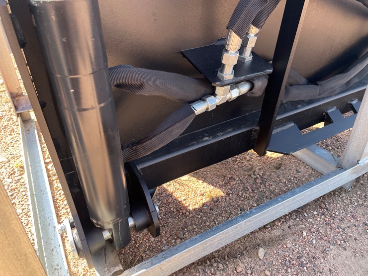 #4101-•-78"-heavy-brush-grapple-bucket-attachment-image-8