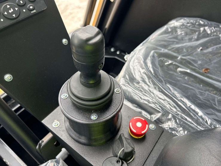 2023-fat-truck-2.8c-amphibious-awd-off-road-utility-vehicle-image-12