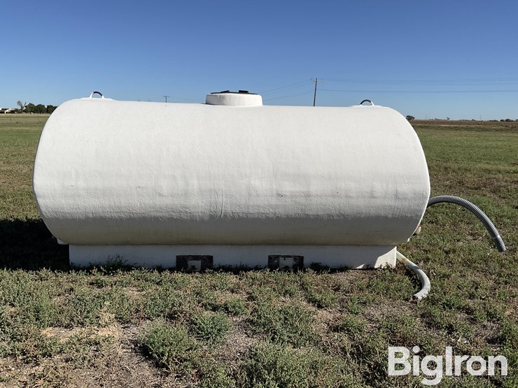 1600-gallon-liquid-fertilizer-poly-tank-image-4