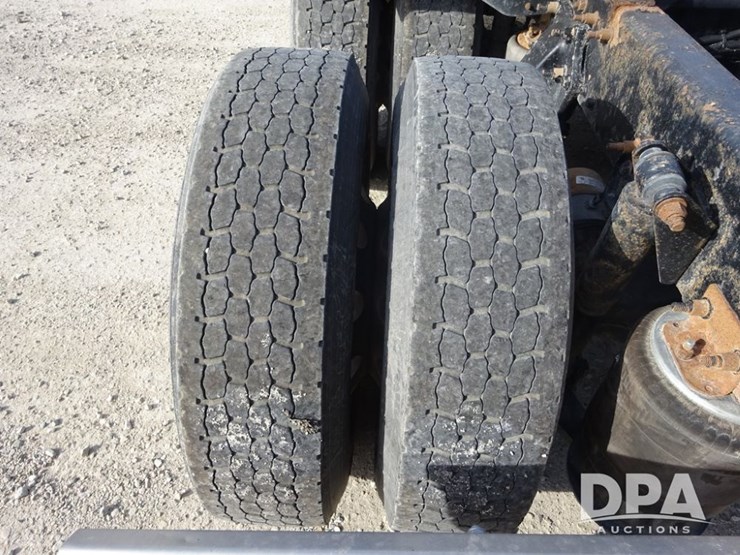 2018-freightliner-coronado-day-cab-glider-truck-(pz13985,-unit-775)-image-55