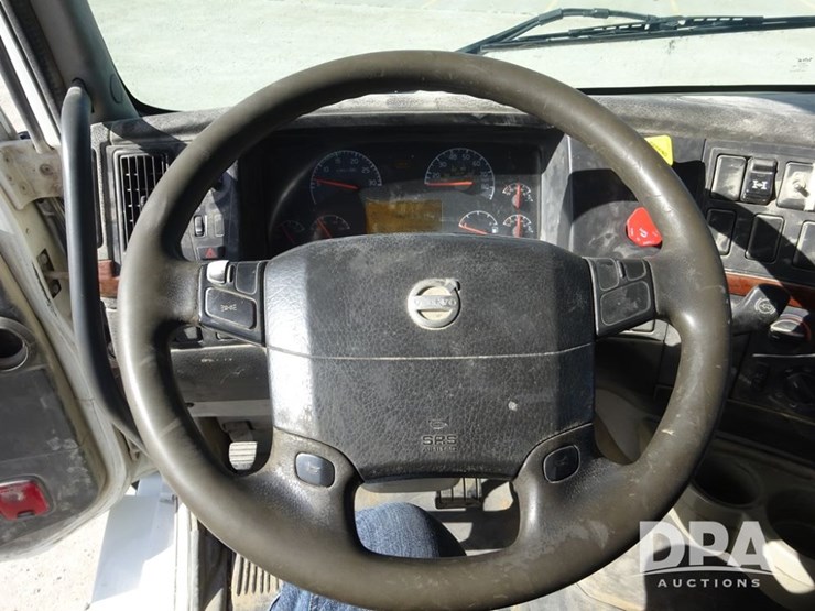 2007-volvo-vnl-day-cab-truck-(pz13987,-unit-110)-image-92