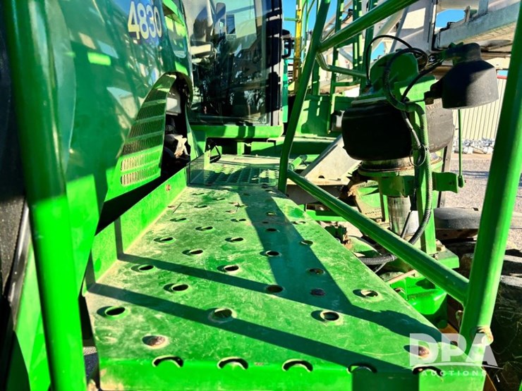 2013-john-deere-4830-image-104