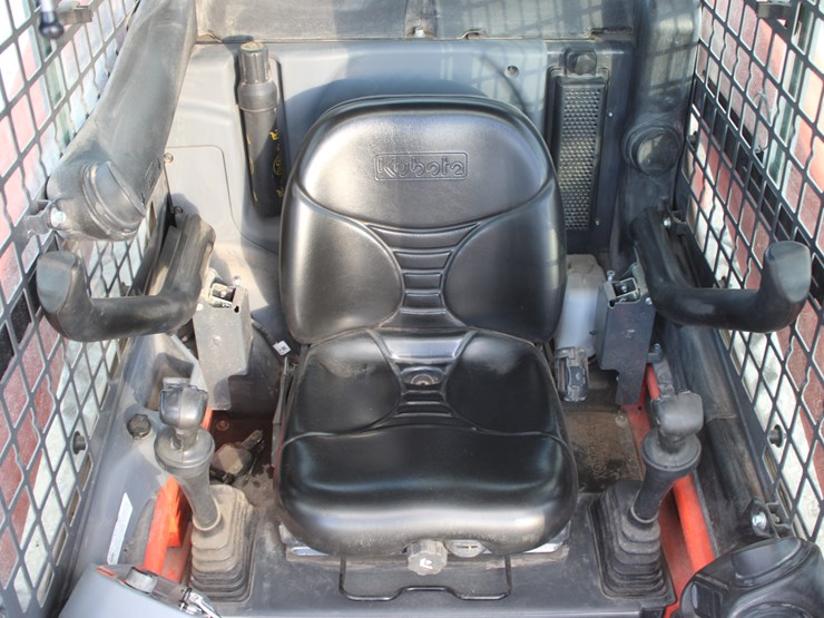 2023-kubota-ssv75-image-57