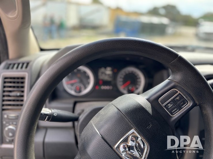 2013-dodge-ram-1500-image-40