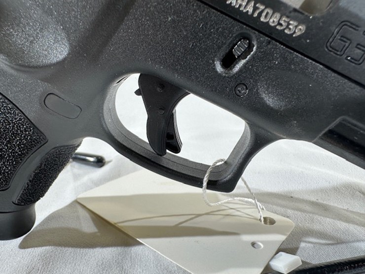 #2025-00068-•-taurus-g3c-pistol-image-24