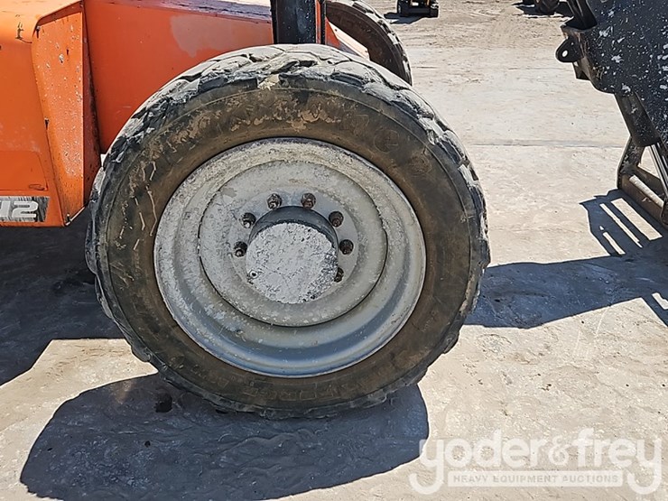 2018-sky-trak-6042-image-11