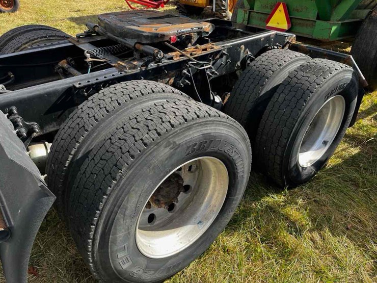 2016-international-prostar-image-6