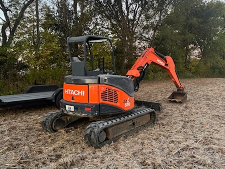 2013-hitachi-zx50u-image-4