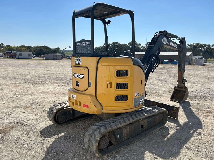 2016-deere-35g-image-3