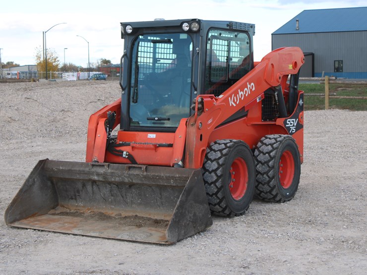 2023-kubota-ssv75-image-16