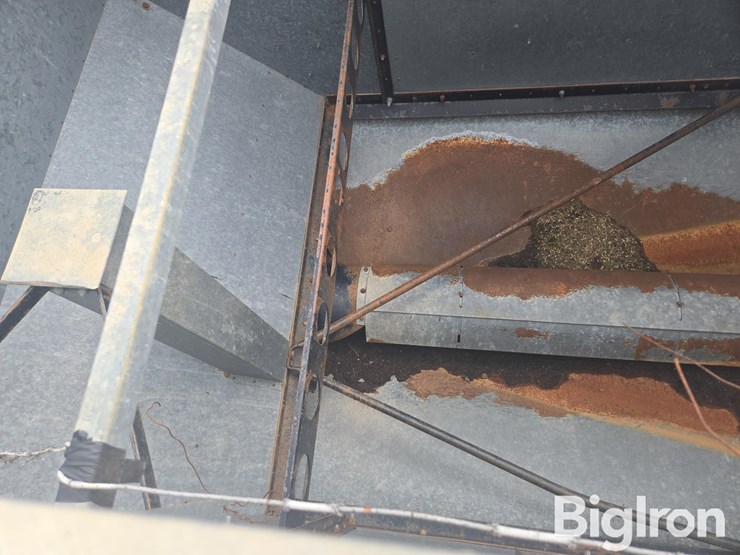 1976-gleaner-m-image-19