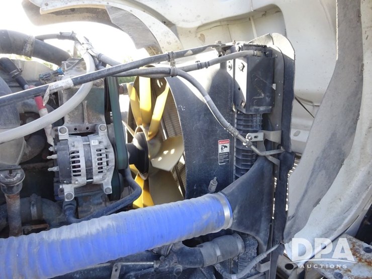 2016-freightliner-coronado-day-cab-glider-truck-(pz13982,-unit-720)-image-75