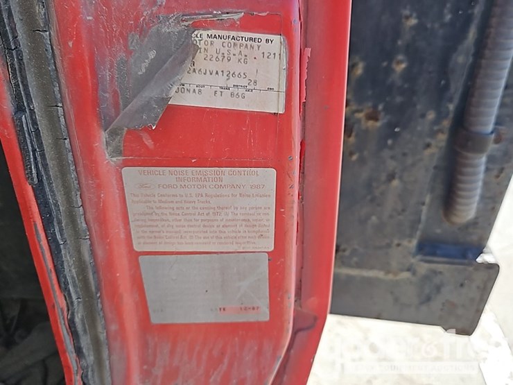 1988-ford-lt8000-image-40