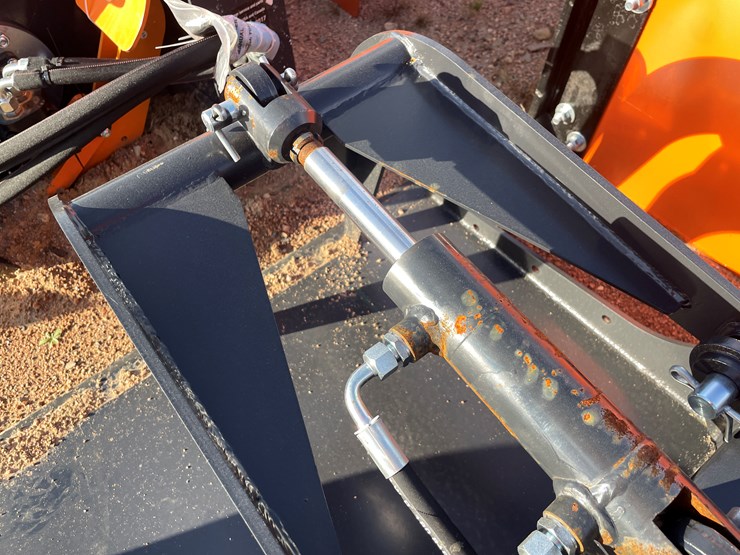 #4052-•-84"-smooth-faced-grapple-bucket-attachment-image-11